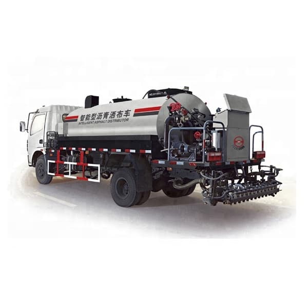 Bitumen Distributor Truck